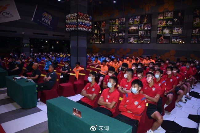 蓝羽：当初给您写信，您给他们回信的孩子们都已经长大了。