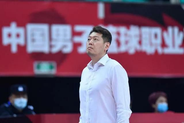 金·卡戴珊主演《诉讼女王》巴黎首映 3 《同乐者》曝预告 《绝命毒师》主创打造科幻新剧 4 《海贼王2》曝海报及剧照 布洛基和东利同框亮相 5 经典美剧《越狱》重启！